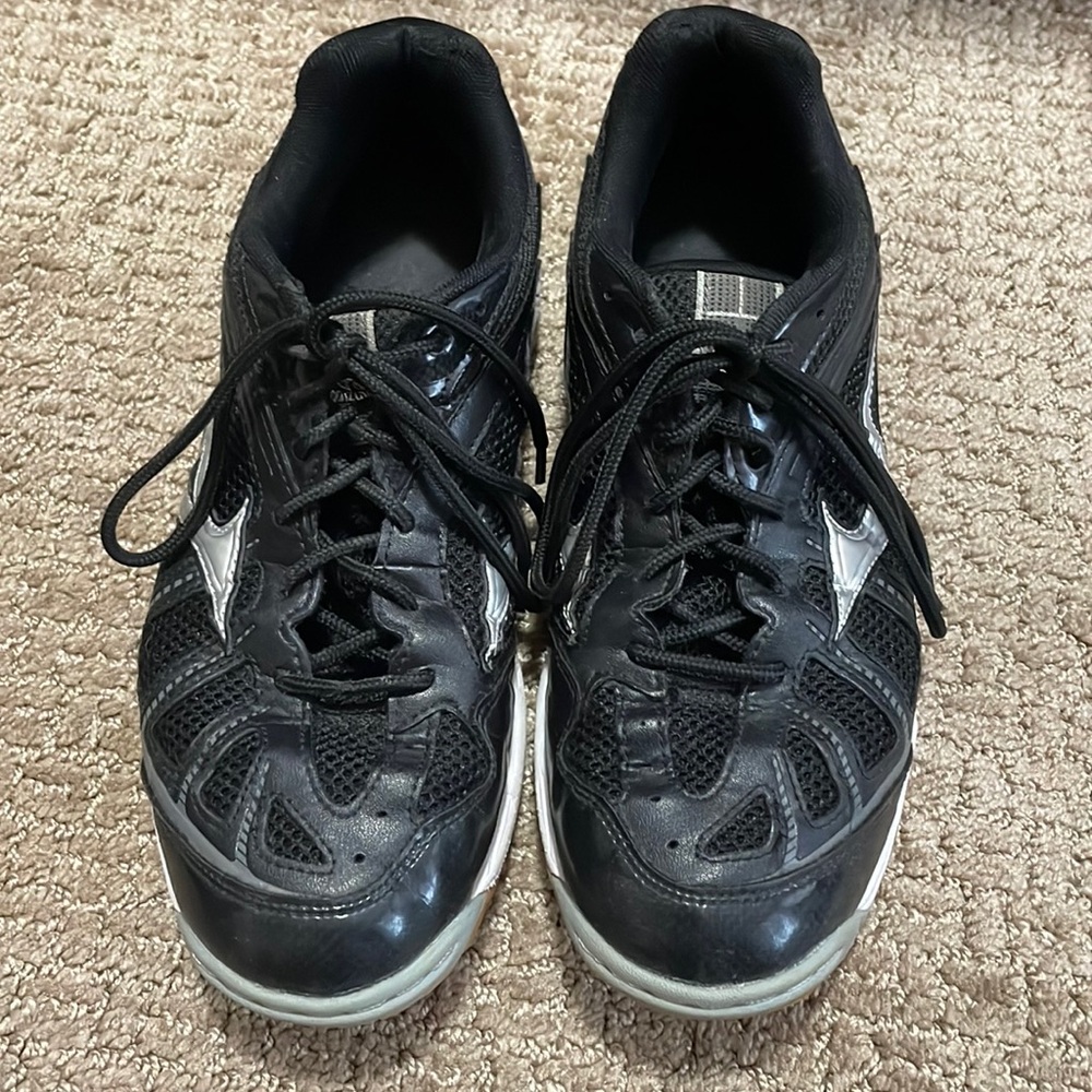 Mizuno Women’s Wave Hurricane Volleyball Sneakers